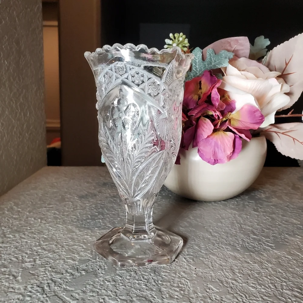 Vintage Clear Crystal Floral Tulip Vase